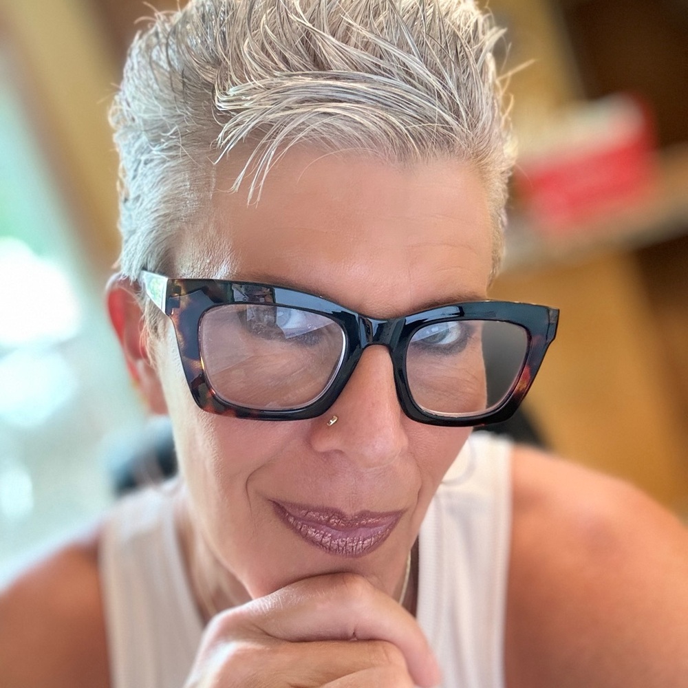Meet your Posher, Kim